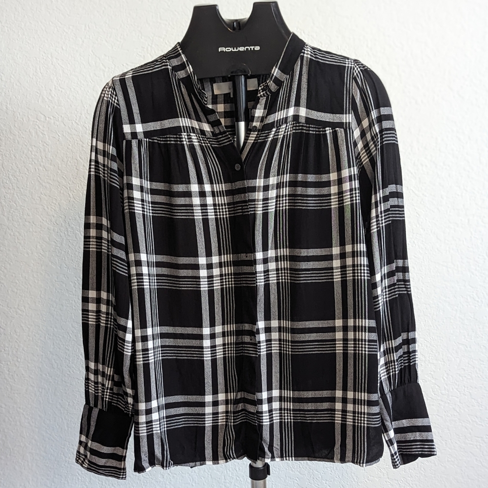 LOFT Plaid Button-down shirt